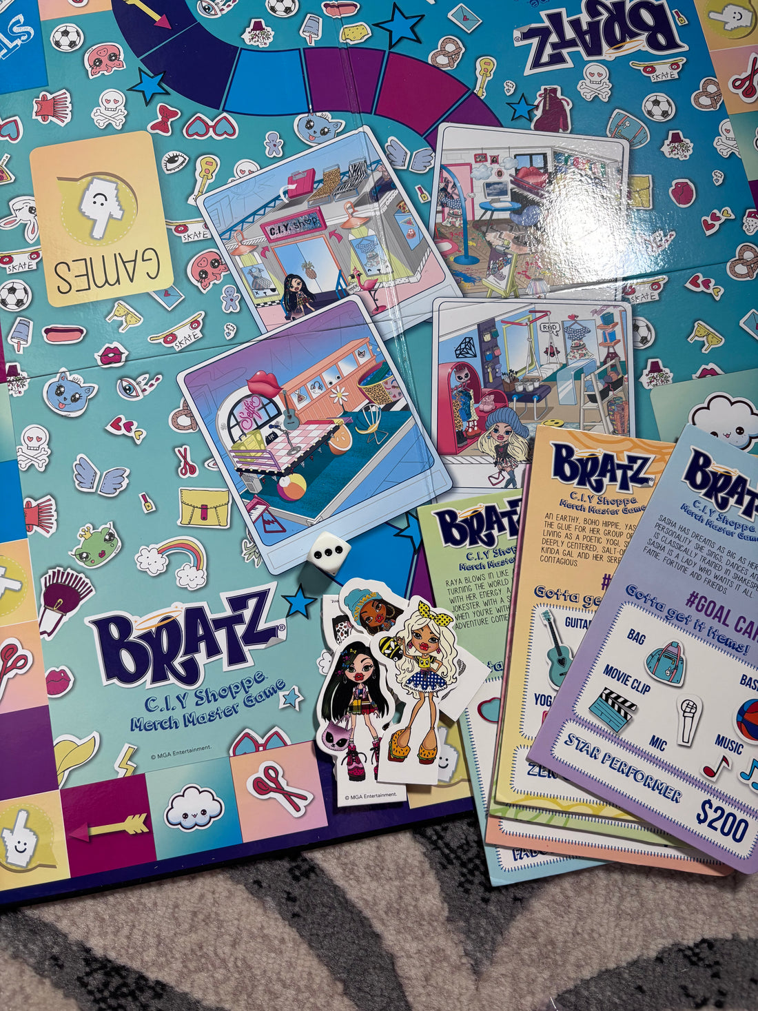 Bratz C.I.Y. Shoppe Merch Master Game | Cardinal | 3 Mini-Games | MGA Entertainment