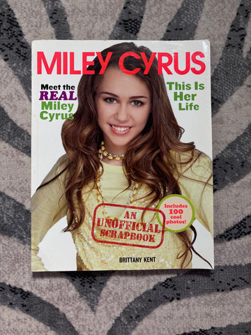 Miley Cyrus Unofficial Scrapbook 2008